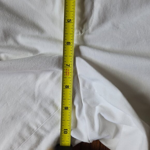 Banana Republic Women's Size  2  Martin Fit White Shorts - Picture 5 of 9